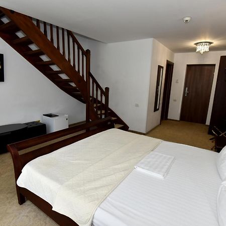 Conac Bavaria Buşteni Exterior foto