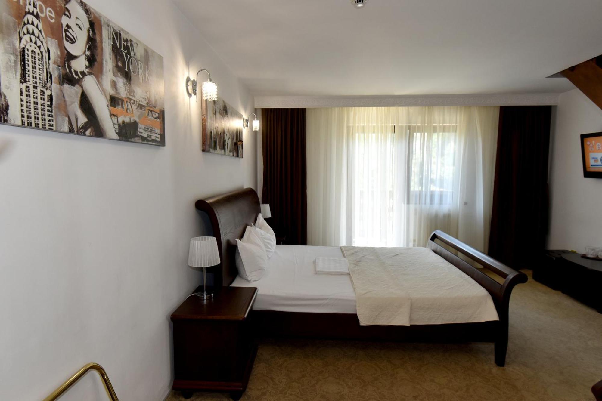 Conac Bavaria Buşteni Exterior foto
